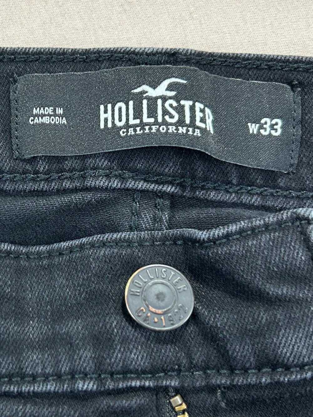 Hollister Jeans Men's Size 33 Black Skinny Denim Shorts Stretch Distressed